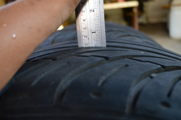 ขายยาง255/35r18 2เส้น 275/35r18 2เส้น วิ่งมา1500โล 12000-พร้อมส่ง