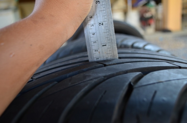 ขายยาง255/35r18 2เส้น 275/35r18 2เส้น วิ่งมา1500โล 12000-พร้อมส่ง