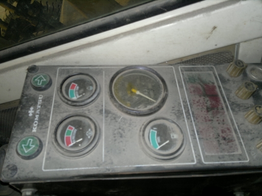 รถตักล้อยาง PW100-3 KOMATSU รถนอกนำเข้า ใช้งานได้เลยไม่เคยใช้ในไทย ใช้งานน้อย 1163 ชม. ราคาถูกครับ ติดต่อ มานะ 085-9049669