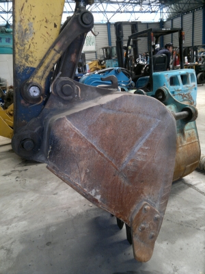 รถตักล้อยาง PW100-3 KOMATSU รถนอกนำเข้า ใช้งานได้เลยไม่เคยใช้ในไทย ใช้งานน้อย 1163 ชม. ราคาถูกครับ ติดต่อ มานะ 085-9049669