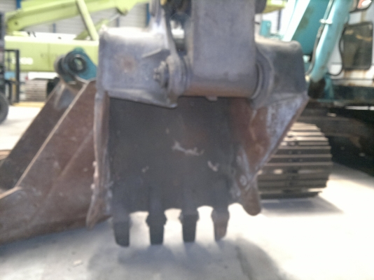 รถตักล้อยาง PW100-3 KOMATSU รถนอกนำเข้า ใช้งานได้เลยไม่เคยใช้ในไทย ใช้งานน้อย 1163 ชม. ราคาถูกครับ ติดต่อ มานะ 085-9049669