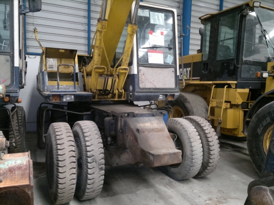 รถตักล้อยาง PW100-3 KOMATSU รถนอกนำเข้า ใช้งานได้เลยไม่เคยใช้ในไทย ใช้งานน้อย 1163 ชม. ราคาถูกครับ ติดต่อ มานะ 085-9049669