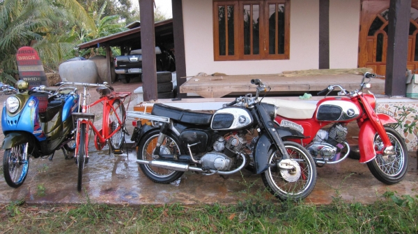 ขาย ชี92 สวยๆอะไหล่เดิมๆทั้งคันเครื่องทำมาใหม่แปลงcdi เรียบร้อยครับขี่ดีไม่มีสดุดเครื่องเหมือนใหม่เลยครับ....no-book.....ขาย ที่39000บาทเรื่อยๆครับไม่รีบขายได้ขายครับ สนใจติดต่อ080-1696651รถอยู่อำนาจเจริญครับ ส่งทั่วไทยครับ