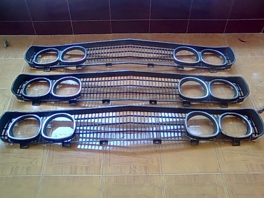 ขายกระจังหน้าแว่น ดัสสัน620เก่าเก็บครับ 2500บาท ขายกระจังหน้าแว่น ดัสสัน620เก่าเก็บครับ 2500บาท