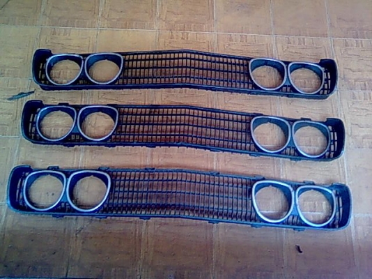 ขายกระจังหน้าแว่น ดัสสัน620เก่าเก็บครับ 2500บาท