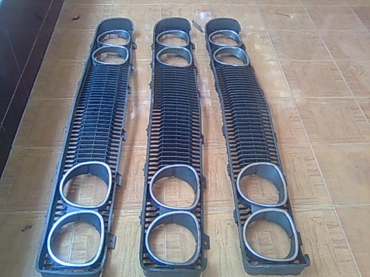 ขายกระจังหน้าแว่น ดัสสัน620เก่าเก็บครับ 2500บาท ขายกระจังหน้าแว่น ดัสสัน620เก่าเก็บครับ 2500บาท