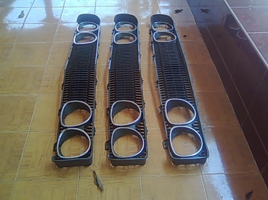 ขายกระจังหน้าแว่น ดัสสัน620เก่าเก็บครับ 2500บาท ขายกระจังหน้าแว่น ดัสสัน620เก่าเก็บครับ 2500บาท