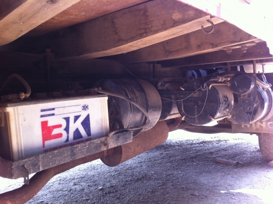 ขายรถบรรทุก 10 ล้อ (กระบะไม้-ไม่ดั้ม) HINO KT920 ตัวรถ KT920-11320 เลขเครื่อง EL100-30045 (191 แรงม้า) ช่วงล่าง UD