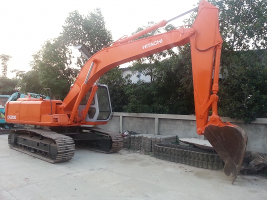 ขายรถแบคโฮ HITACHI EX200-2 ของเก่าจากญี่ปุ่นพร้อมใช้งานสภาพรถ 90\% เอกสารอินวอย