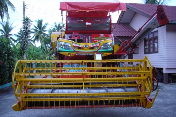 ช่วยแนะนำเมตตาหน่อย ติดต่อคนขับรถเกี่ยวข้าวให้หน่อยได้ไหมครับ ให้ 40 บาท ต่อ ไร่ มีทริปให้ด้วยพิเศษครับ ไปนาปลังยโสธร รบกวนด้วยนะครับท่านใดที่พอติดต่อรู้