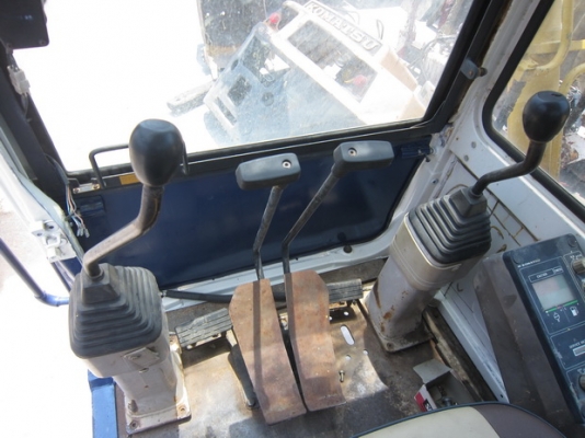 ขาย รถขุด  KOMATSU รุ่น PC60-6- แทร็กเหล็ก มือสองญี่ปุ่น