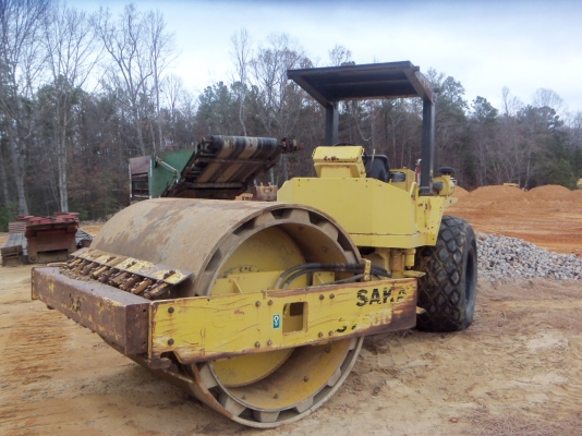 ขายรถบดสั่นสะเทือน Sakai  SV500TF  สองเพลา  สภาพดีพร้อมใช้งานได้เลยค่ะ สนใจติดต่อสอบถามราคาที่  087-3310254 เจี๊ยบค่ะ