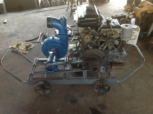 ขายเครื่องปั้มน้ำ 1 ชุด ขนาด 4 นิ้วพร้อมเครื่องเก่าญี่ปุ่น2สูบยี่ห้อ มิตซูบิชิ ขนาด 12 แรง สตาร์ดกุญแจ สภาพสวยพร้อมใช้งานทันที