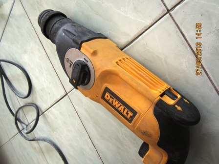 สว่านโรตารี่3ระบบDEWALTรุ่นD25123 สภาพดี ราคาถูกๆ สว่านโรตารี่3ระบบDEWALTรุ่นD25123 สภาพดี ราคาถูกๆ