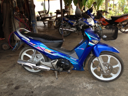 ขาย Wave i 125หัวฉีด เครื่องดีไม่มีปัญหา รถสภาพไม่เคยแกะใหม่เอี่ยม สตาทมือ สวยสุดๆ สภาพพร้อมใช้งาน เล่มทะเบียนพร้อมชุดโอน