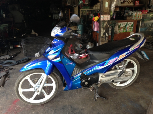 ขาย Wave i 125หัวฉีด เครื่องดีไม่มีปัญหา รถสภาพไม่เคยแกะใหม่เอี่ยม สตาทมือ สวยสุดๆ สภาพพร้อมใช้งาน เล่มทะเบียนพร้อมชุดโอน