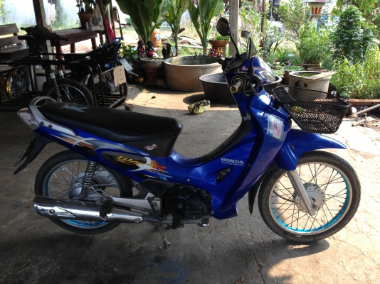 ขาย Wave 125 มือเดียว สวยใหม่เดิมน๊อตทุกตัวไม่เคยแกะ สภาพเครื่องดีเยี่ยม เล่มทะเบียนพร้อมชุดโอน