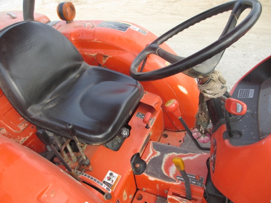 สภาพ 80 \% KUBOTA L3608 ตามสภาพ พร้อมใบมีด ดันดินหน้า แถมผานตราช้าง มือสอง สภาพ 80 \% KUBOTA L3608 ตามสภาพ พร้อมใบมีด ดันดินหน้า แถมผานตราช้าง มือสอง