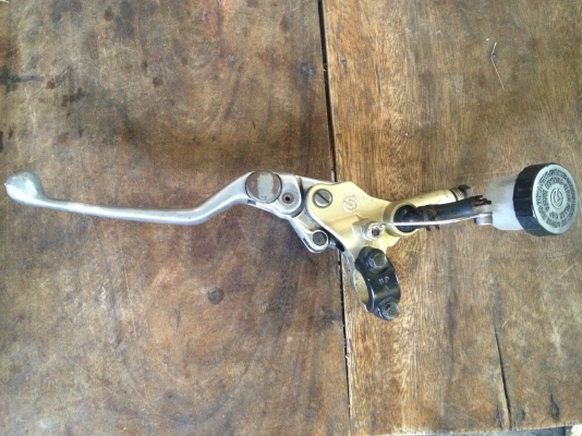 ขายปั้มครัชน้ำมันBremboราคาถูกๆ