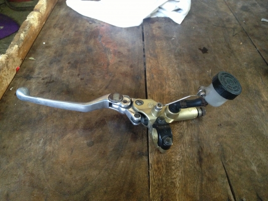 ขายปั้มครัชน้ำมันBremboราคาถูกๆ