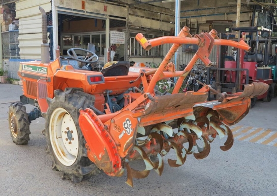 รถแทรคเตอร์ Kubota L1-20 สภาพเก่านอกแท้ นำเข้าเองจากประเทศญี่ปุ่น รถแทรคเตอร์ Kubota L1-20 สภาพเก่านอกแท้ นำเข้าเองจากประเทศญี่ปุ่น