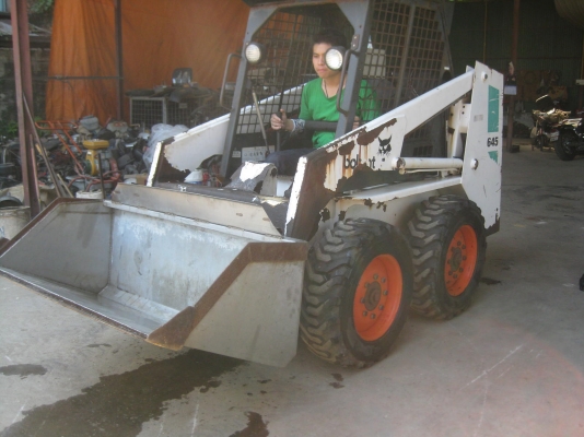 ขายรถตักTCM BOBCAT 645 พร้อมใช้งาน ขายรถตักTCM BOBCAT 645 พร้อมใช้งาน