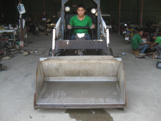 ขายรถตักTCM BOBCAT 645 พร้อมใช้งาน ขายรถตักTCM BOBCAT 645 พร้อมใช้งาน