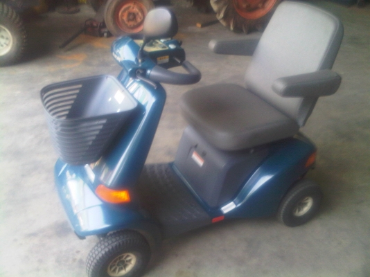 รถไฟฟ้าผู้สูงอายุ Suzuki 4ล้อ รถไฟฟ้าผู้สูงอายุ Suzuki 4ล้อ