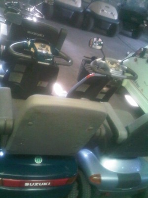 รถไฟฟ้าผู้สูงอายุ Suzuki 4ล้อ รถไฟฟ้าผู้สูงอายุ Suzuki 4ล้อ