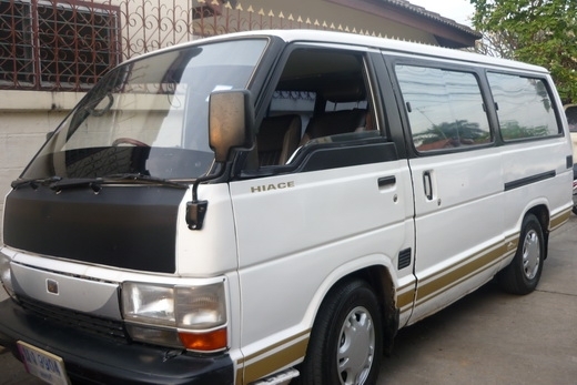 รถตู้ตาหวาน Hiace เกียร์ออโต้ พวงมาลัยเพาเวอร์ ติด LPG ยางปี 2011 พร้อมทะเบียน