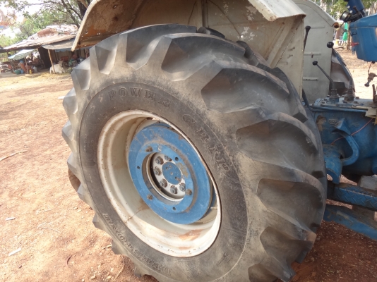 ขายด่วน  รถไถเพลาเดียว  FORD  6600  พร้อมอุปกรณ์  พร้อมใช้งาน