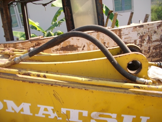 บูมยาว 200 - 3 ครบขุดสภาพสวย ราคาถูก