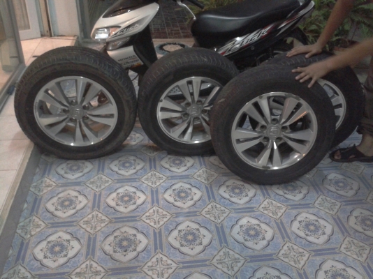 ขายล้อมือHonda Accord G8 ขอบ 16 พร้อมยางปี 08