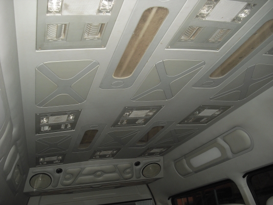 ต้องการขายรถตู้ มือหนึ่งออกห้าง