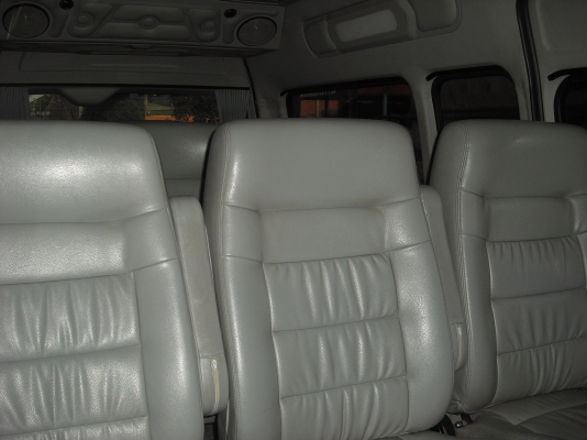 ต้องการขายรถตู้ มือหนึ่งออกห้าง