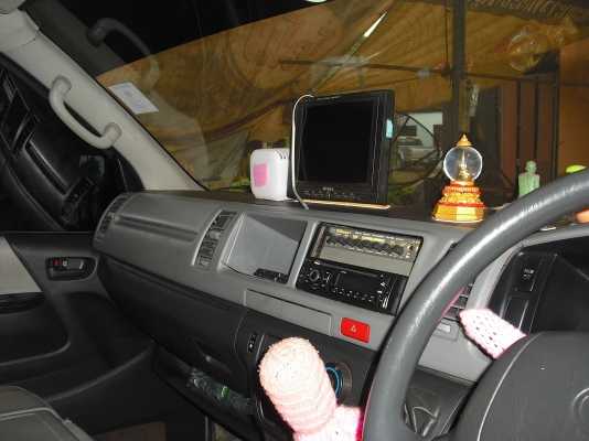 ต้องการขายรถตู้ มือหนึ่งออกห้าง