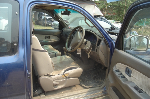 ลดแล้วครับโทรก่อนใด้ก่อนหมดแล้วหมดเลยรถปี47รุ่สุดท้ายครับ D4D 4WD CABครับ