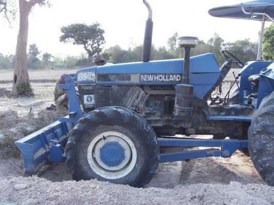 ขาย รถไถNEWHOLLAND 6640 สองเพลา