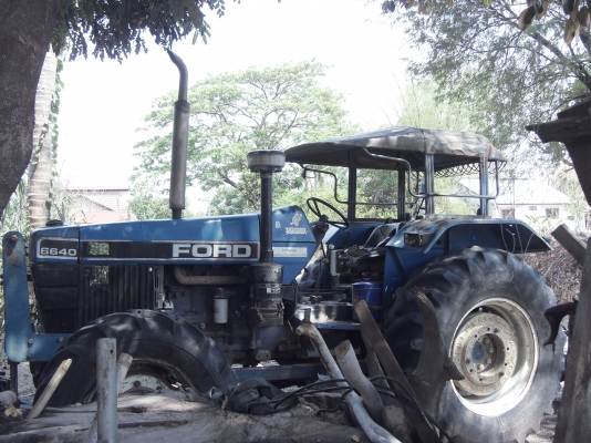 ขาย รถไถNEWHOLLAND 6640 สองเพลา