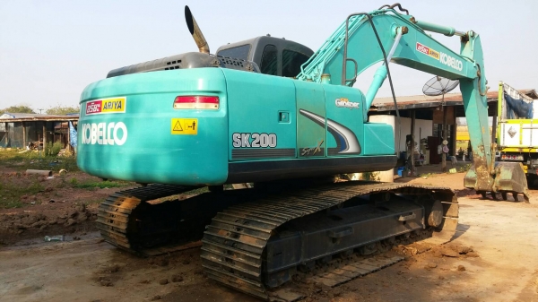 ขายด่วน KOBELCO SK200 YN12 สภาพพร้อมใช้งาน เครื่องปั้มดี รถสวย ภายในเรียบร้อย ไฟฟ้าสมบูรณ์ โซ่ช่วงล่างเต็ม รถทำงาน 69xx กว่าชั่วโมง เอกสารใบแจ้งจำหน่าย