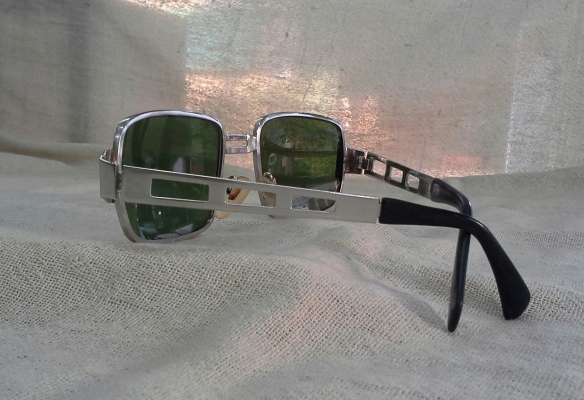 แว่นตาสายพันธุ์เยอรมัน ยุค &#039;70s ตัวลึก!  สายแข็ง!  Antique MENRAD handmade in Malta