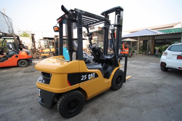 CAT DP25NT รุ่นล่าสุด 2.5 ตัน 4 เมตร เครื่องยนต์ดีเซล เกียร์ออโต้ ปี2013 ชั่วโมง4พัน ใหม่มากพร้อมส่ง 094-426-7888 จะเด็ด CAT DP25NT รุ่นล่าสุด 2.5 ตัน 4 เมตร เครื่องยนต์ดีเซล เกียร์ออโต้ ปี2013 ชั่วโมง4พัน ใหม่มากพร้อมส่ง 094-426-7888 จะเด็ด