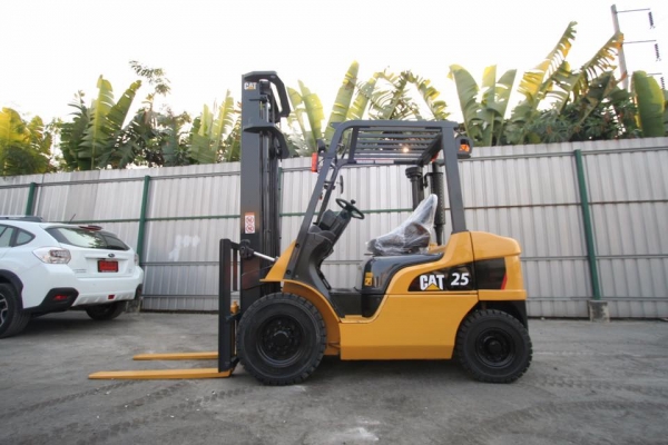 CAT DP25NT รุ่นล่าสุด 2.5 ตัน 4 เมตร เครื่องยนต์ดีเซล เกียร์ออโต้ ปี2013 ชั่วโมง4พัน ใหม่มากพร้อมส่ง 094-426-7888 จะเด็ด