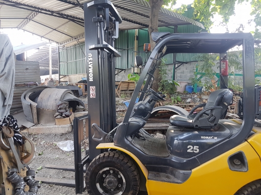 ขายรถยก2.5T.เสา4เมตร