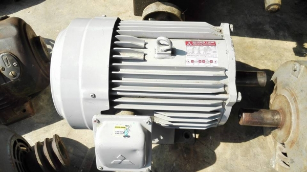 ** Sold ** มอเตอร์ Mitsubishi 5 HP 220V สภาพสวยสดเดิมพร้อมใช้งาน!!