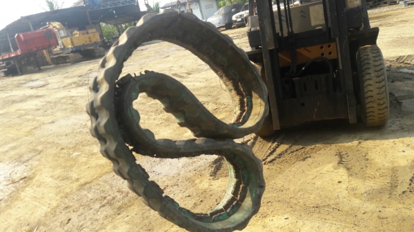 ขายแทรคยาง รถขุดไซค์เล็ก เช่น PC20,25,30,35 ขนาด 300X10.9X40 ข้อ เก่าจากนอก จำนวน1คู่ ขายราคา 16,000บาท ขายแทรคยาง รถขุดไซค์เล็ก เช่น PC20,25,30,35 ขนาด 300X10.9X40 ข้อ เก่าจากนอก จำนวน1คู่ ขายราคา 16,000บาท