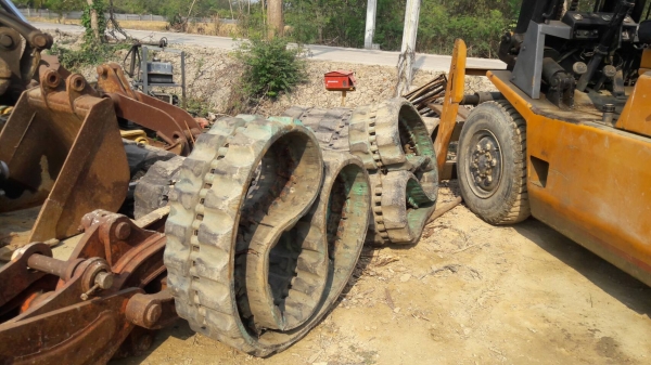 ขายแทรคยาง รถขุดไซค์เล็ก เช่น PC20,25,30,35 ขนาด 300X10.9X40 ข้อ เก่าจากนอก จำนวน1คู่ ขายราคา 16,000บาท ขายแทรคยาง รถขุดไซค์เล็ก เช่น PC20,25,30,35 ขนาด 300X10.9X40 ข้อ เก่าจากนอก จำนวน1คู่ ขายราคา 16,000บาท