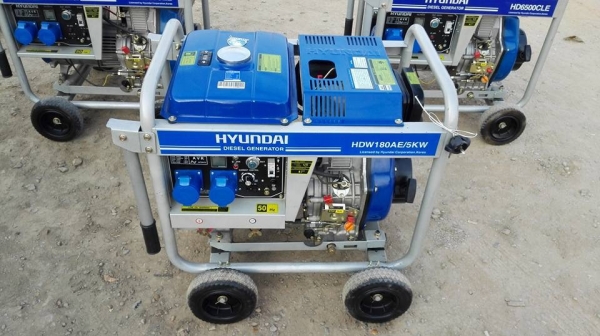** SOLD ** เครื่องปั่นไฟ HYUNDAI DIESEL 10 HP รุ่น HDW180AE/5KW ของใหม่ 100\% ไม่เคยใช้งาน(เชื่อมได้ในตัว)