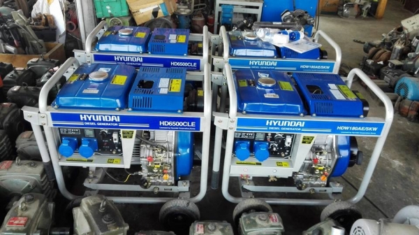 ** SOLD ** เครื่องปั่นไฟ HYUNDAI DIESEL 10 HP รุ่น HD6500CLE/5KW ของใหม่ 100\% ไม่เคยใช้งาน