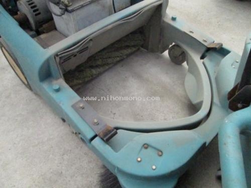 ราคาพิเศษ 32,000 บาท!! รถทำความสะอาด TENNANT 6080  รหัสสินค้า : 14002157 www.nihonmono.com